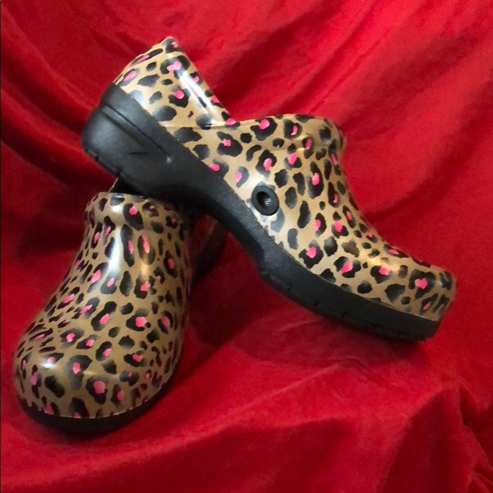 Leopard Print Nurse Clogs